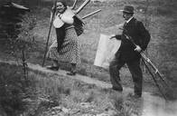 der-kuenstler-bei-der-arbeit-im-gelaende-1.jpg